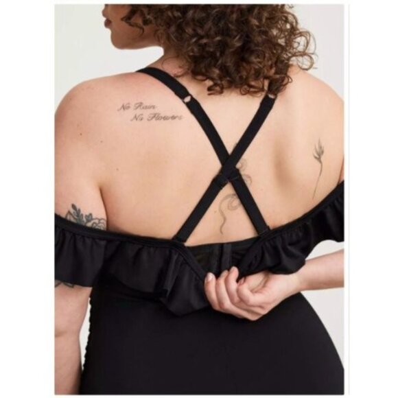 Torrid Black Ruffle Ruched One-Piece Swimsuit Size 2X plus slimming - Picture 7 of 8